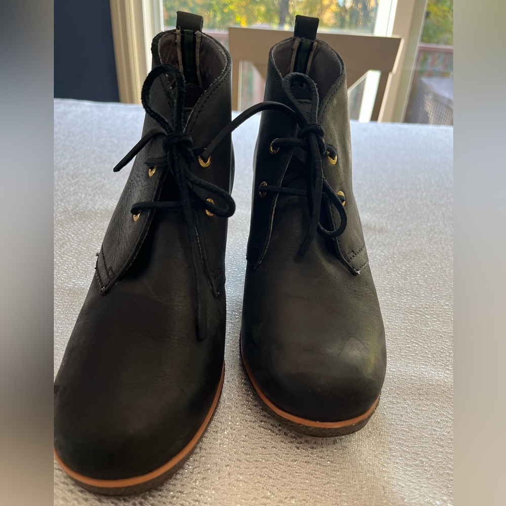 Sperry wedge booties 9.5